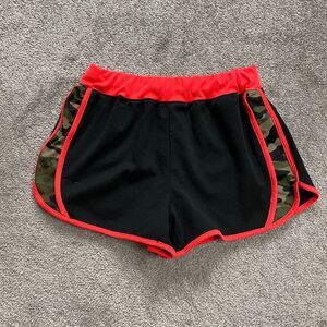 Zone Pro Active Shorts Womens Medium Black Orange Camo Athletic Gym Running 26x3